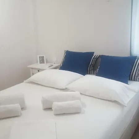 Apartment Erato